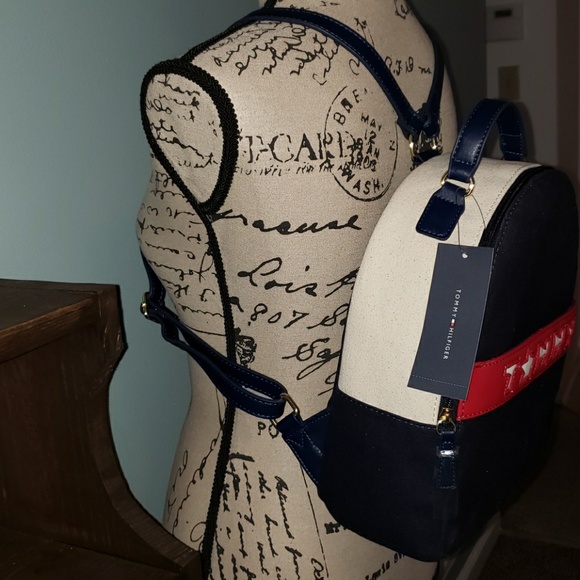 New Tommy Hilfiger Spell Out Backpack Unisex - Picture 5 of 8